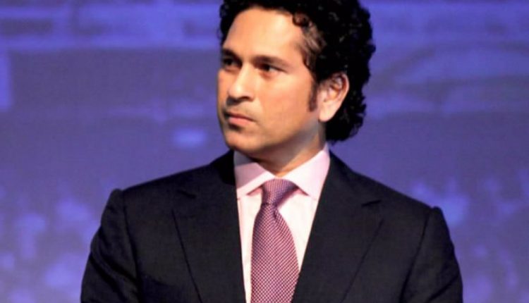 Master Blaster celebrates Women's Day by cooking own hand for his mother