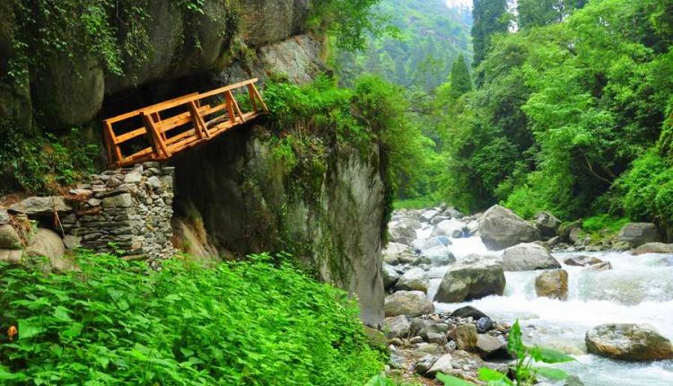 ছোট্ট ছুটির অবকাশে আপনার ঠিকানা হোক পুবং