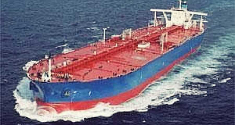 Oil-carrying-ship
