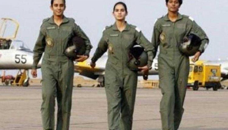 WOMAN FIGHTER PILOT