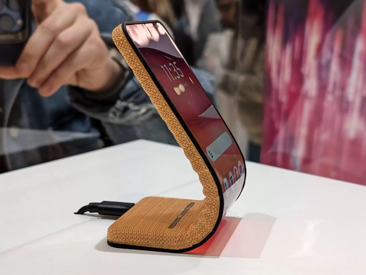 MWC 2024 এ সেরা গ্যাজেট কি? সেখানে উপস্থিত লোকজনের মতামত জেনে নিন ২ MWC 2024 এ সেরা গ্যাজেট কি? সেখানে উপস্থিত লোকজনের মতামত জেনে নিন ২