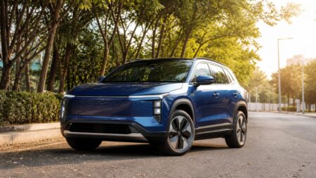 মাহিন্দ্রা XEV 4e ২০২৬: দাম ১৩ লক্ষ থেকে শুরু, ব্যাটারি রেঞ্জ ও লঞ্চের খুঁটিনাটি মাহিন্দ্রা XEV 4e ২০২৬: নীল রঙের কমপ্যাক্ট ইলেকট্রিক এসইউভি, দাম ১৩ লক্ষ টাকা থেকে