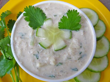 Cucumber Raita Recipe (শশার রায়তা বানানোর রেসিপি) Cucumber Raita Recipe (শশার রায়তা বানানোর রেসিপি)