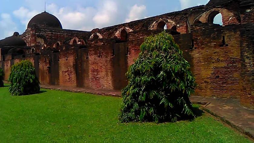মুর্শিদাবাদের ৫টি উল্লেখযোগ্য ঐতিহাসিক পর্যটন কেন্দ্র (Murshidabad Tour And Travel) 5 মুর্শিদাবাদের ৫টি উল্লেখযোগ্য ঐতিহাসিক পর্যটন কেন্দ্র (Murshidabad Tour And Travel) 5