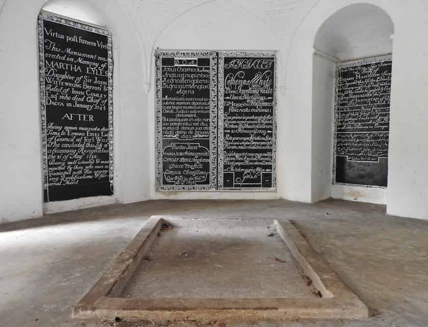 Hangout Places In Kolkata (কলকাতার কাছে ঘোরার জায়গা) -50 Places To Visit In Kolkata 30 Charnak's Cemetery