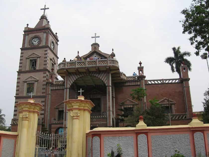 Tourist Places in West Bengal (পশ্চিমবঙ্গের জনপ্রিয় বেড়ানোর জায়গা) 11 Hughli