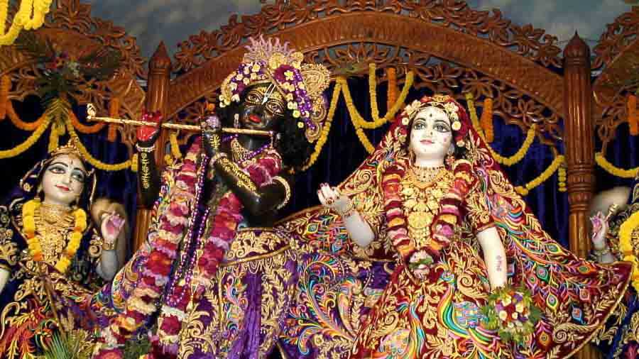 Visit Mayapur Nabadwip (মায়াপুর ভ্রমণ) - Mayapur Tourism 3 Radha-Krishna