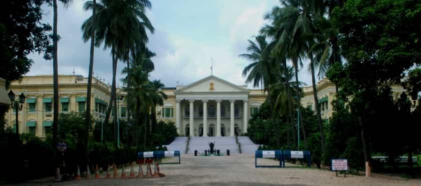Hangout Places In Kolkata (কলকাতার কাছে ঘোরার জায়গা) -50 Places To Visit In Kolkata 26 Raj Bhawan