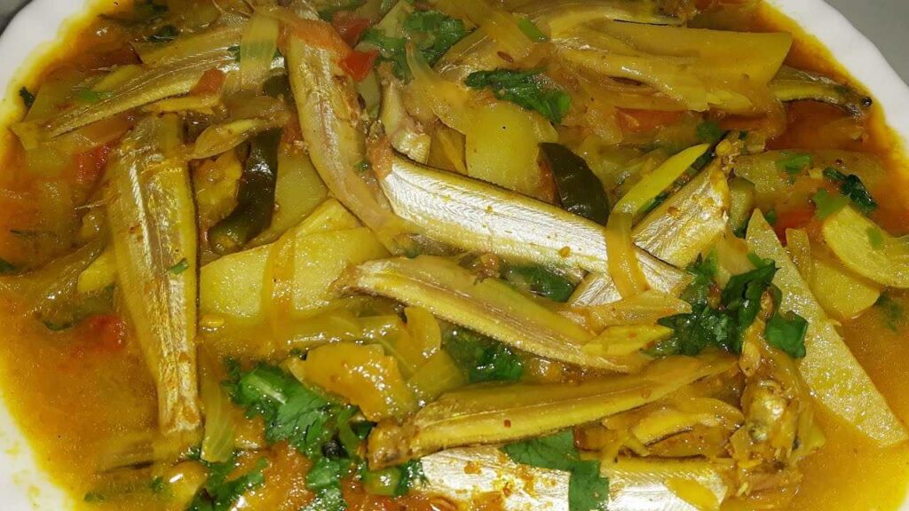 মেঘলা মেঘলা বর্ষার দিনে বানিয়ে ফেলুন কাজলি মাছের ঝোল 1