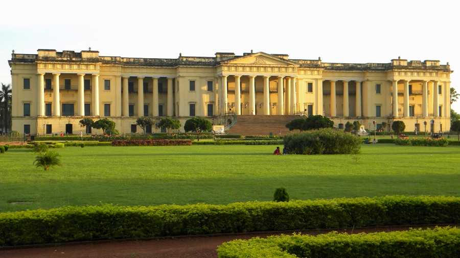 Murshidabad Hazarduari Palace (মুর্শিদাবাদের হাজারদুয়ারি প্যালেস) Hazarduari palace, Murshidabad