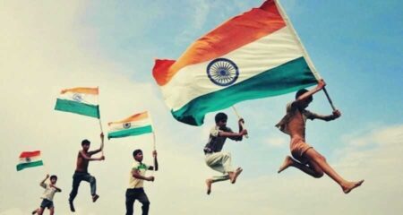 ছেলের হাতের পুতুল নয় ‘স্বাধীনতা’ National Flag of India