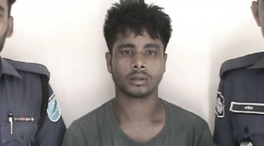 স্বামীর সামনে স্ত্রীকে গণধর্ষণ করে মোবাইলে ভিডিও রেকর্ডিং স্বামীর সামনে স্ত্রীকে গণধর্ষণ করে মোবাইলে ভিডিও রেকর্ডিং 1