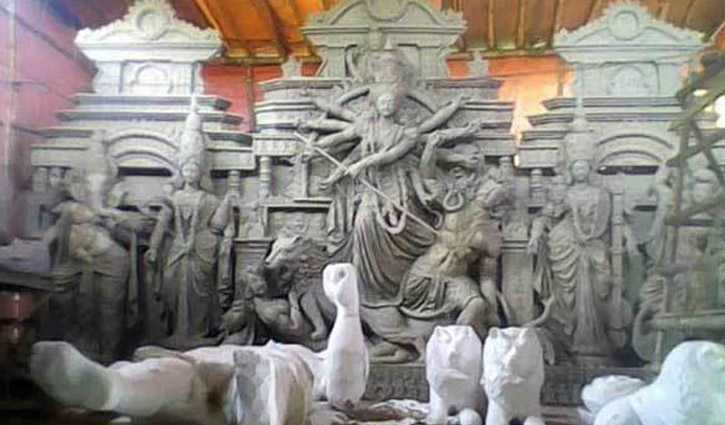 এশিয়ার সবচেয়ে বড় দুর্গা পুজা; বাগেরহাটের সিকদার বাড়ির দুর্গা পূজা ২০১৯ (ভিডিওসহ) 2 এশিয়ার সবচেয়ে বড় দুর্গা পুজা; বাগেরহাটের সিকদার বাড়ির দুর্গা পূজা ২০১৯ (ভিডিওসহ) 3