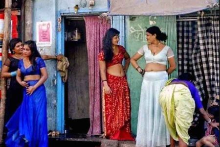 কলকাতার সোনাগাছির ইতিহাস; প্রতিষ্ঠাতার নাম শুনলে আপনি চমকে যাবেন কলকাতার সোনাগাছির ইতিহাস; প্রতিষ্ঠাতার নাম শুনলে আপনি চমকে যাবেন 3