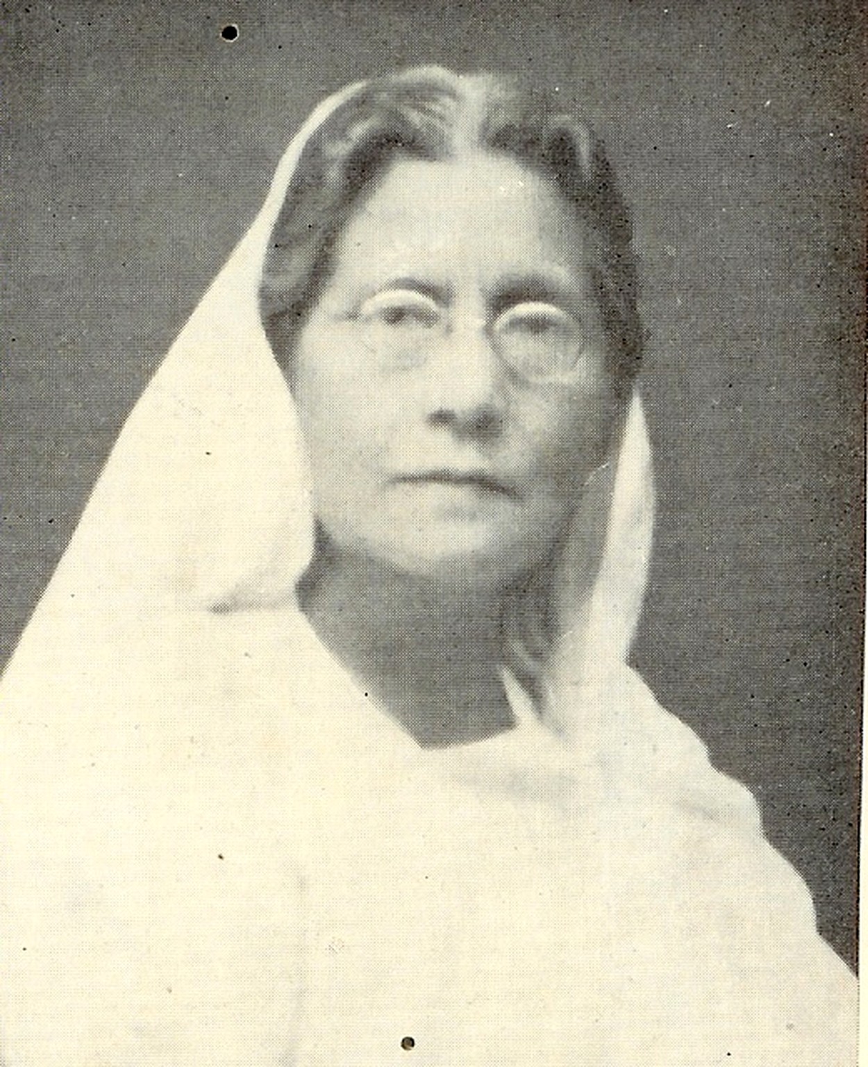 কামিনী রায়ের জীবনী: ব্রিটিশ ভারতের প্রথম মহিলা স্নাতক, কবি ও ভোটাধিকার আন্দোলনের নেত্রী 1 কামিনী রায়ের পুরনো আলোকচিত্র, ব্রিটিশ ভারতের প্রথম মহিলা স্নাতক ও কবি