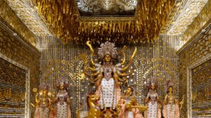দুর্গাপুজো ২০২৬: মহালয়া ১০ অক্টোবর, কবে ষষ্ঠী থেকে দশমী? কলকাতায় দুর্গাপুজো ২০২৬: মা দুর্গার মূর্তি, চালতা বাগান পুজো