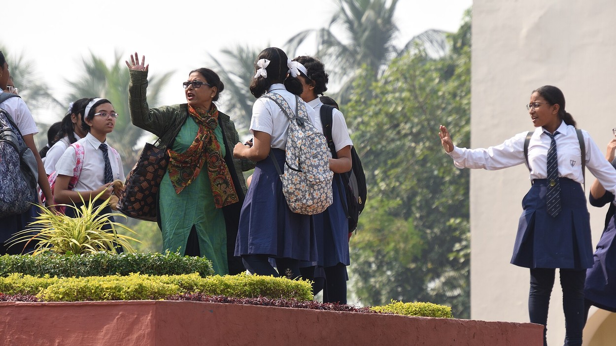 কন্যারত্ন প্রকল্প: কন্যাশ্রীর নাম বদল, K2-তে এককালীন ২৫ হাজার টাকা মিলবে 1 স্কুলপড়ুয়া মেয়েরা, কন্যারত্ন প্রকল্পে আর্থিক সাহায্য পায় তারাই