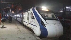 দ্বাদশ পাস রেল নিয়োগ ২০২৬: ১,৬৮৮ শূন্যপদ, আবেদন শুরু ১৫ অক্টোবর দ্বাদশ পাস রেল নিয়োগ ২০২৬: ভান্ডে ভারত এক্সপ্রেস ট্রেন