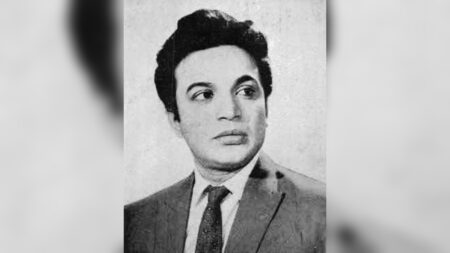 ১০০ বছরে মহানায়ক Uttam Kumar: জন্মশতবর্ষে সেই সোনালি দিনগুলোর গল্প Uttam Kumar-এর জন্মশতবর্ষে মহানায়কের স্মরণীয় সেই ছবি