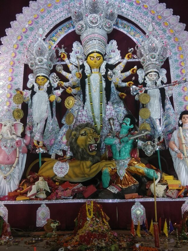 মহালয়া ২০২৬: মহিষাসুরমর্দিনী, ভোর চারটেয় ৯৫ বছরের রীতি