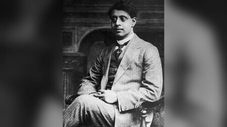 সুকুমার রায়ের জীবনী: আবোল তাবোলের জাদুকরের অমর গল্প সুকুমার রায়ের জীবনী: আবোল তাবোলের ননসেন্স ছড়ার স্রষ্টা
