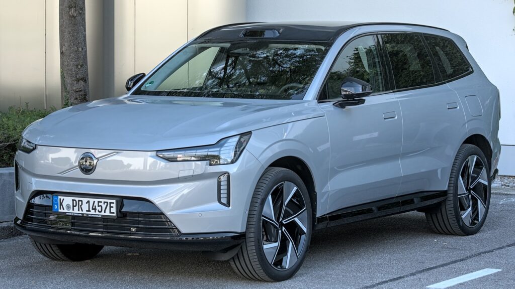 Volvo EX90 ভারতে ১২ অক্টোবর: দাম, ব্যাটারি, রেঞ্জ ও ফিচার ভলভো EX90 ভারত লঞ্চ ২০২৬, নতুন ফ্ল্যাগশিপ ইলেকট্রিক SUV